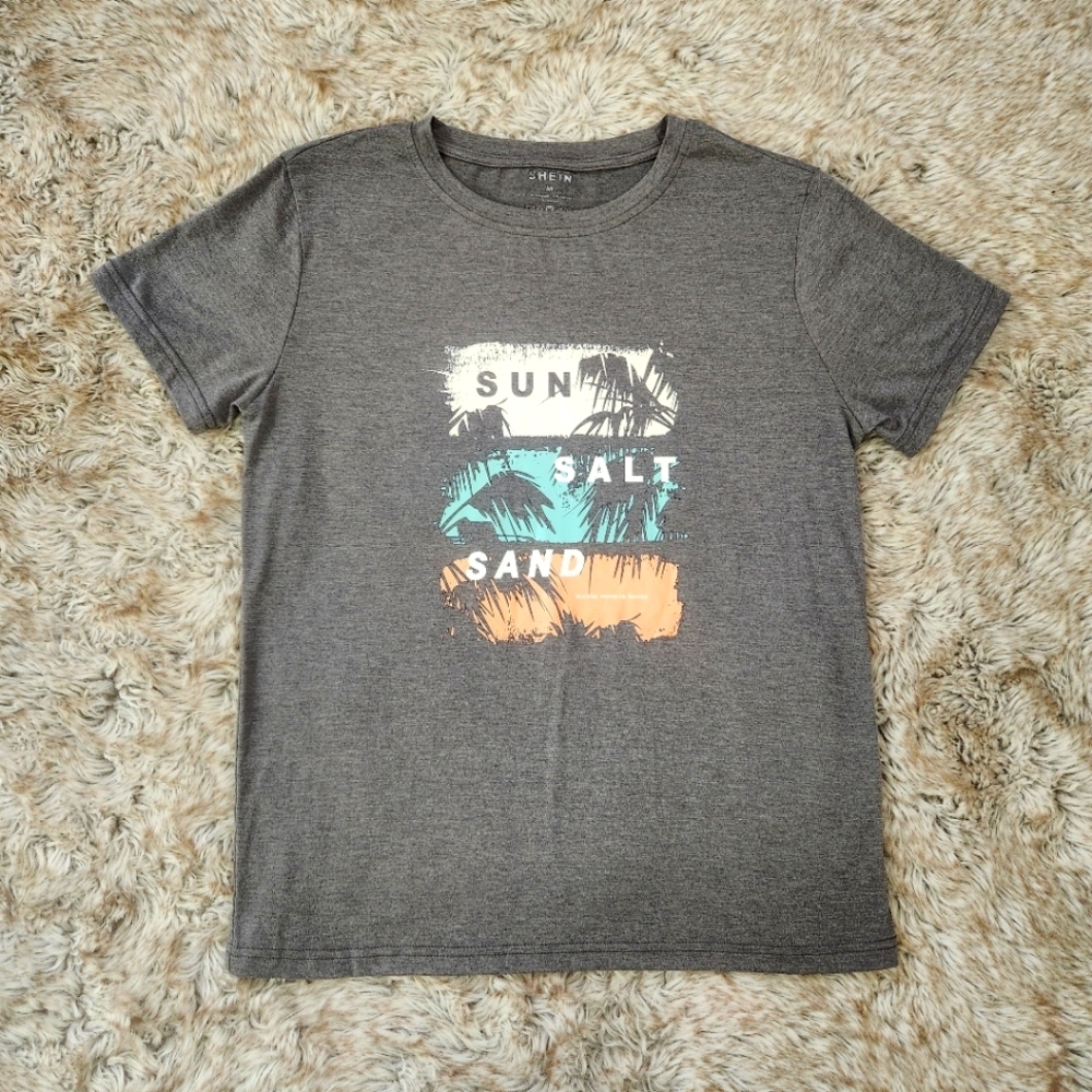Shein Sun Salt Sand Beach Scene‎ Gray Short Sleeve Graphic T-Shirt Size Medium